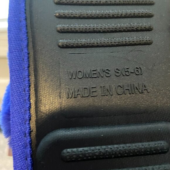 NWT NFL Buffalo Bills Women's Size Small 5/6 Sequin Fluffy Slippers - Picture 4 of 4